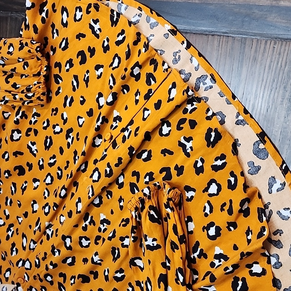VIXBE Animal Print Blouse - Picture 3 of 4